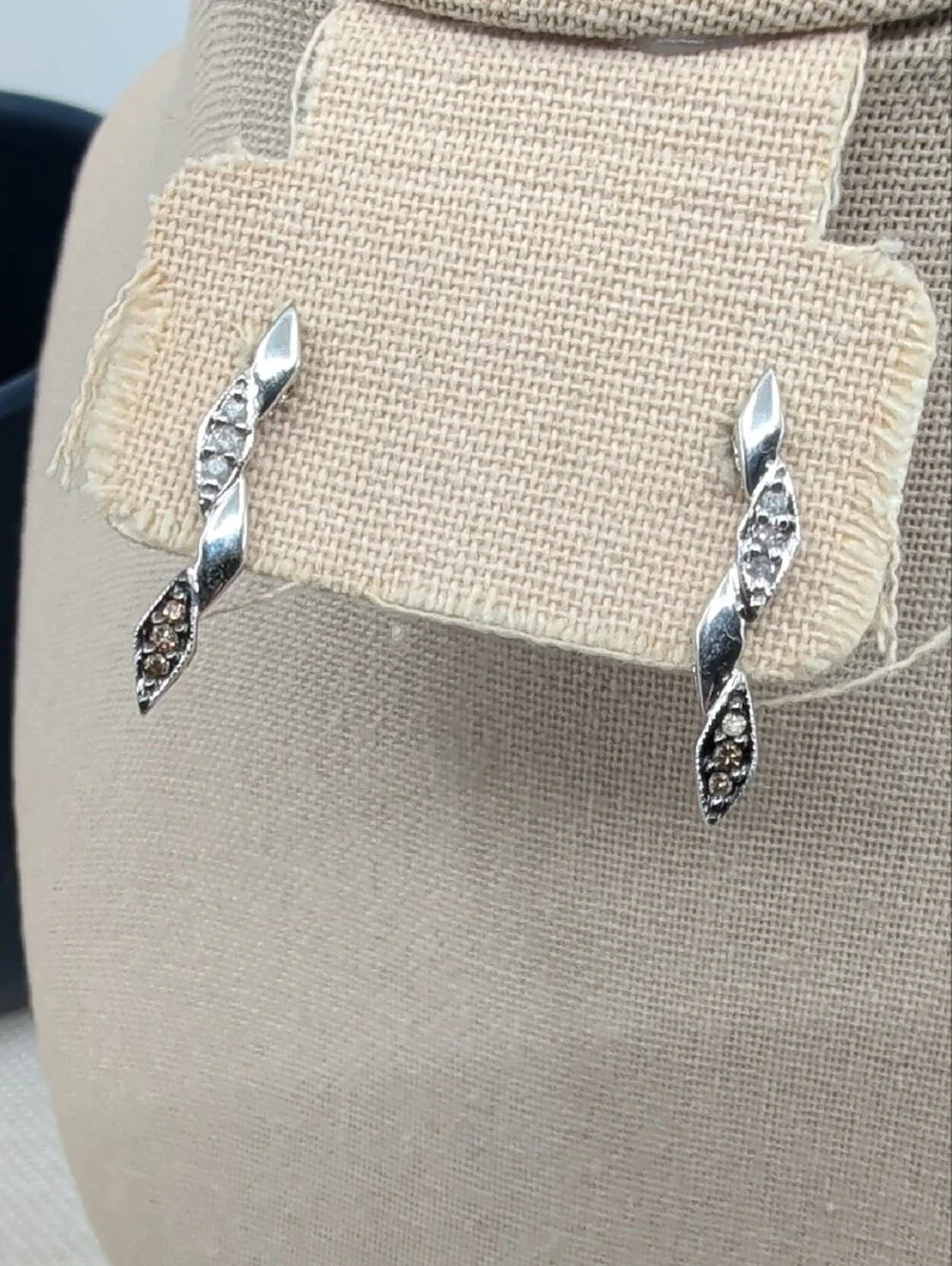 10K Solid White Gold Champagne & White Diamond Twist Drop Earrings 0.20 CTW